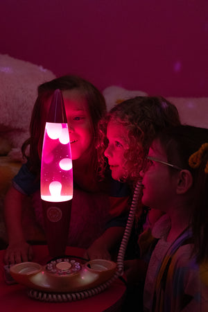 Kids looking at lava lamp | Highway Robery