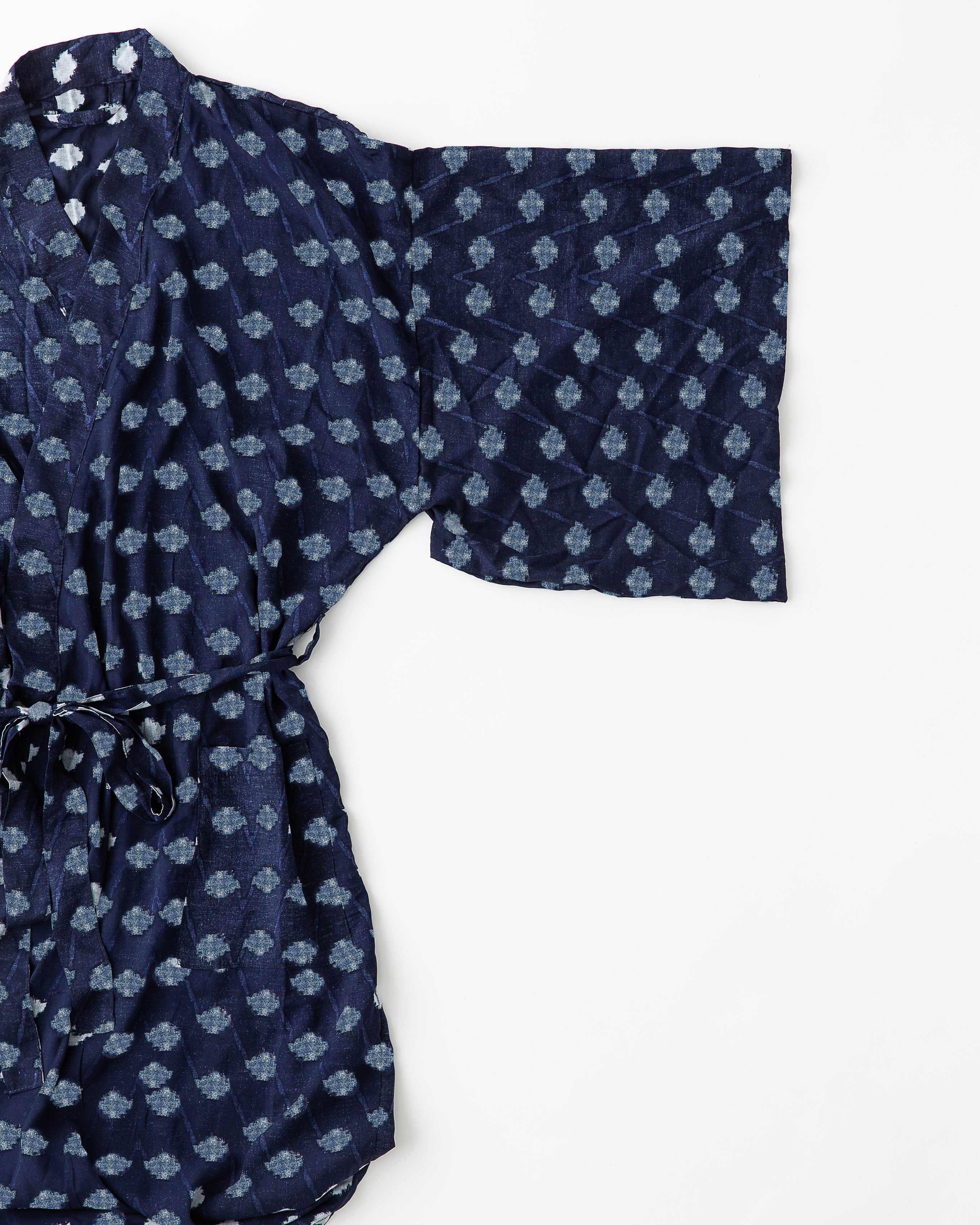 Kusaibi Robe